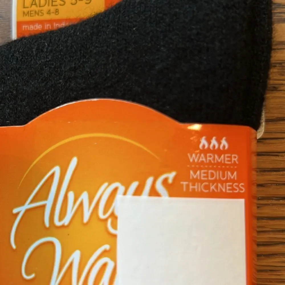 HEAT HOLDERS Thermal Socks Medium Thickness Women's Size‎ 5-9 NEW D14